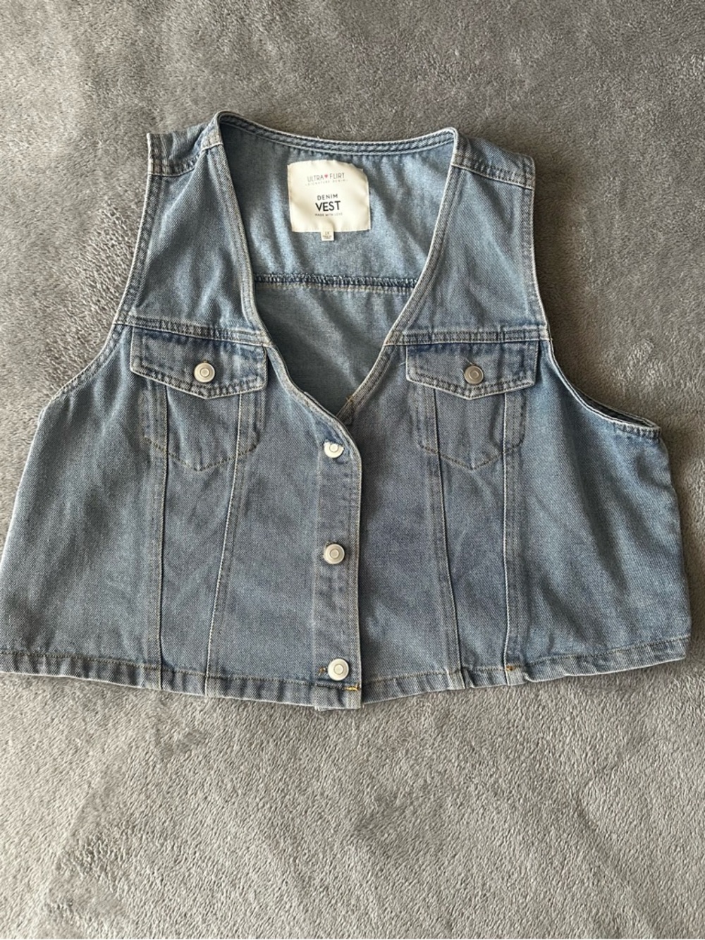 Ultra Flirt Women’s Light Blue Denim Vest XL
